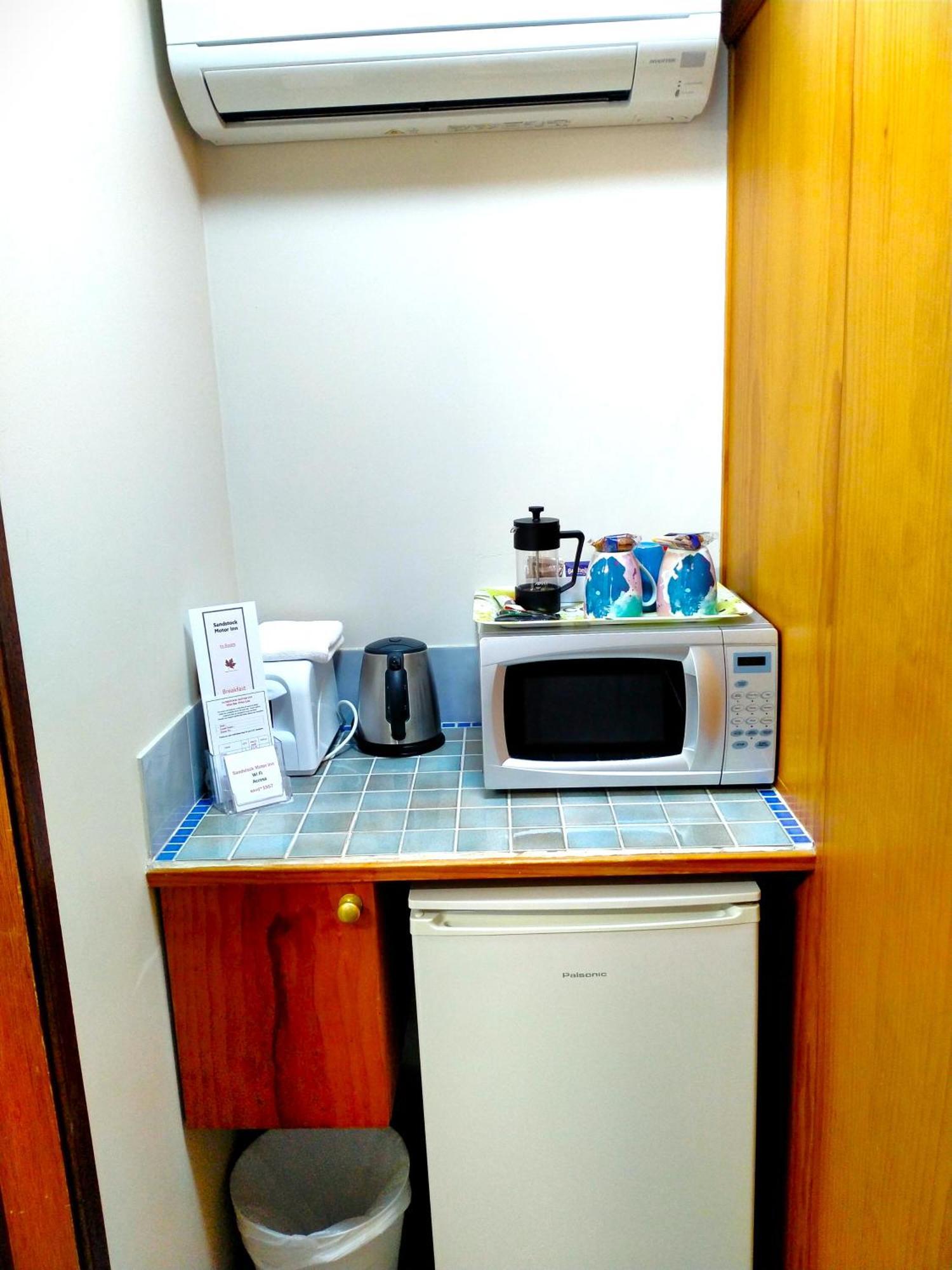 Sandstock Motor Inn 아미데일 외부 사진